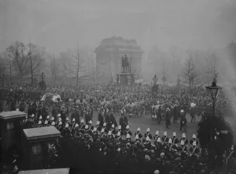 Königin Victorias Trauerzug passiert den Wellington Arch, 2. Februar 1901